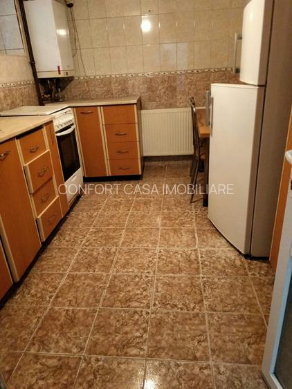 Vanzare casa 3 camere, in curte comuna, - 7