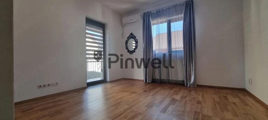 Casă / Vilă cu 4 camere de vânzare în zona Sud-Vest