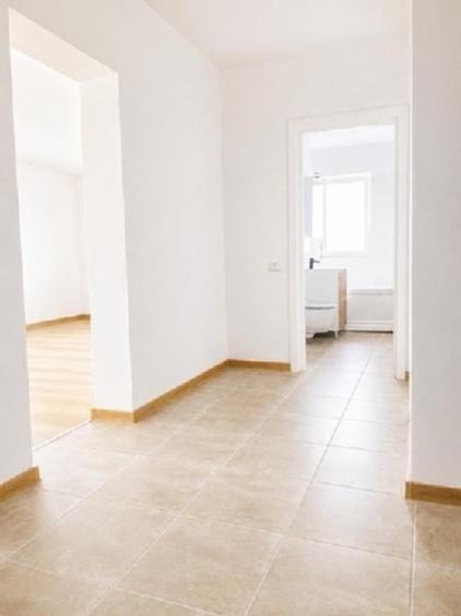 Proprietar vând apartament SubCetate Sânpetru cu 3 camere și 2 băi
