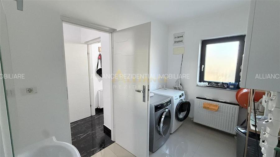 Casa Individuala - 4 camere - 2 bai - 250mp teren - 5