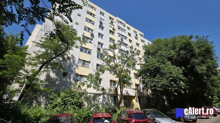 Apartament 3 camere, 2 din 8, 67 mpu, bloc 1984, decomandat, centrala!