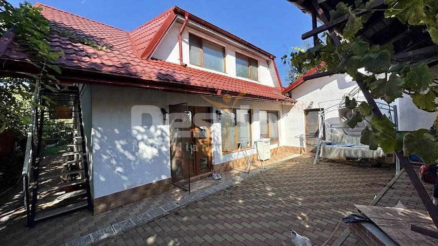Casa spatioasa cu teren de 800 mp, Muntenii de Jos - 5 camere