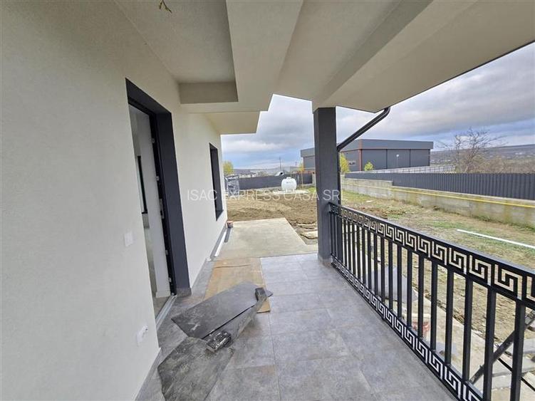 Casa single, finalizata, intabulata, gata de mutat - 22