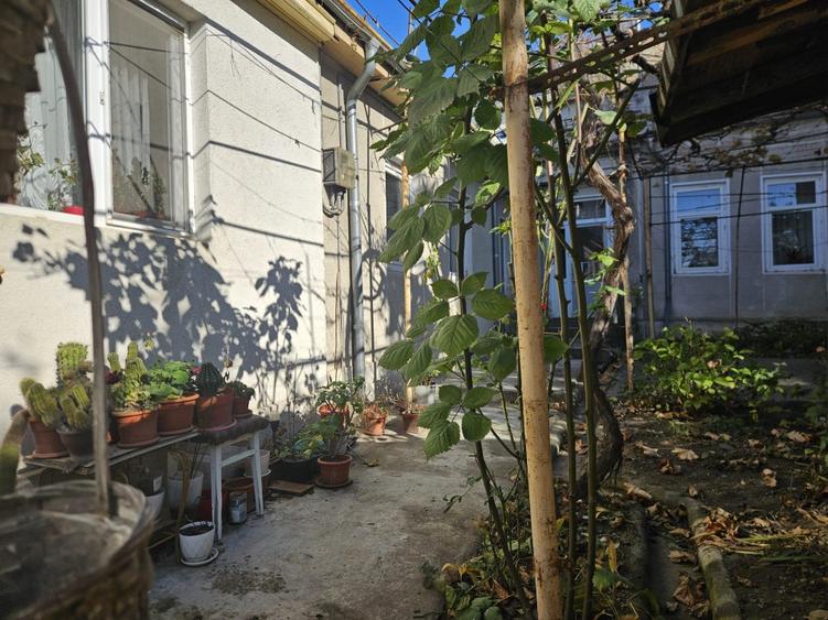 Locuinta Parter+185mp curte, renovata 2001, Braila Str. Plevna