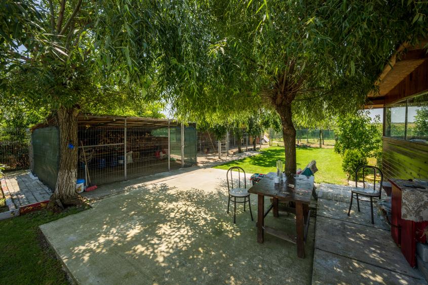 RACARI - DAMBOVITA, CASA PE PARTER 85 MP, LOT 2200 MP!