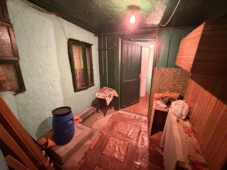 URGENT!, CASA LA PRET DE APARTAMENT, singur curte,, NEGOCIABIL