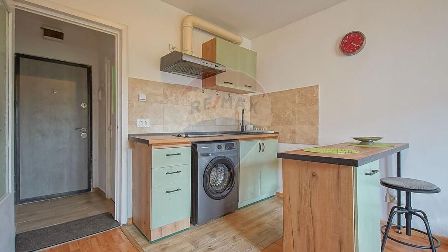 Garsonieră de vânzare în zona Astra, 22 mp, etaj 2, renovată