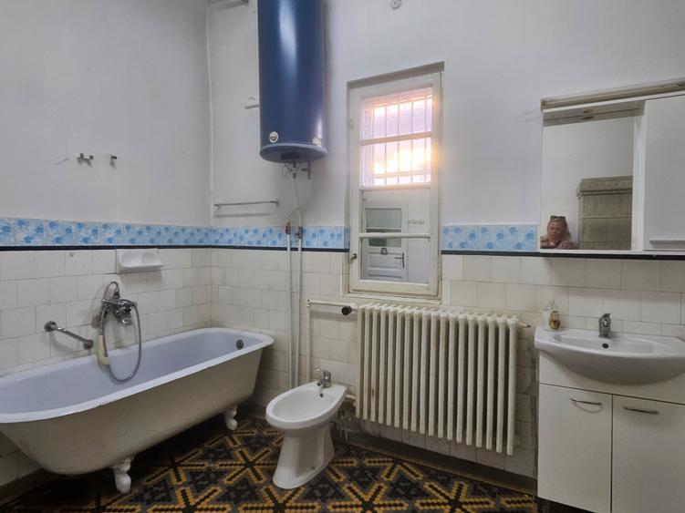 Parter si demisol in vila - Stirbei Voda
