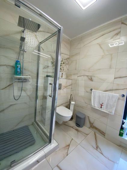 Casa de vanzare, 5 camere, 170 mp, mobilata la cheie, zona Dezmir