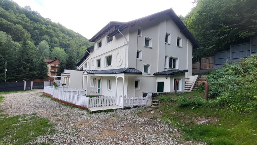 Duplex cu apartamente la munte in statiunea Cheia - Prahova