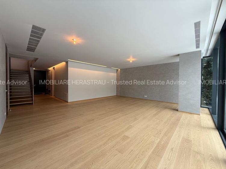 Vilă contemporană premium cu piscină, 500mp construiți, garaj 2 masini