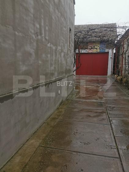 Casa de vanzare, 6 camere, 535 mp, zona Varias - 4