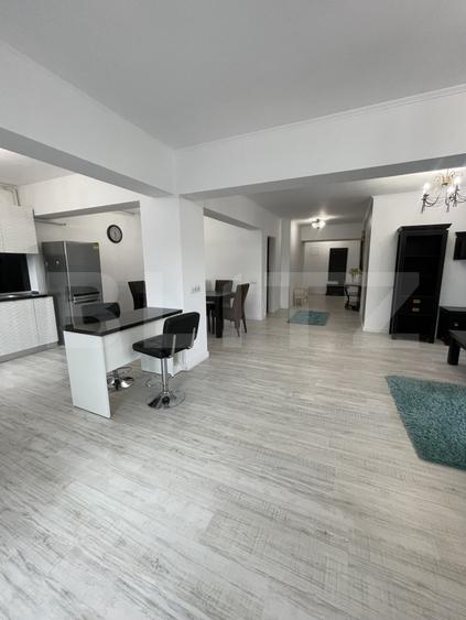 Apartament de inchiriat, 3 camere, 120 mp, parcare subterana, zona Crinilor