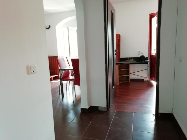 Apartament 4 camere cu priveliste deosebita zona Colinei