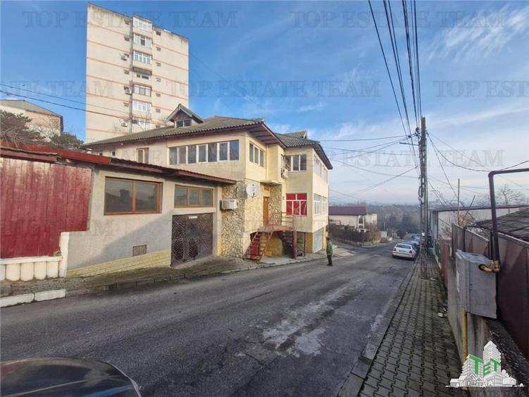 Vila unica de vanzare cu destinatie de locuinta si spatii comerciale, Medgidia,