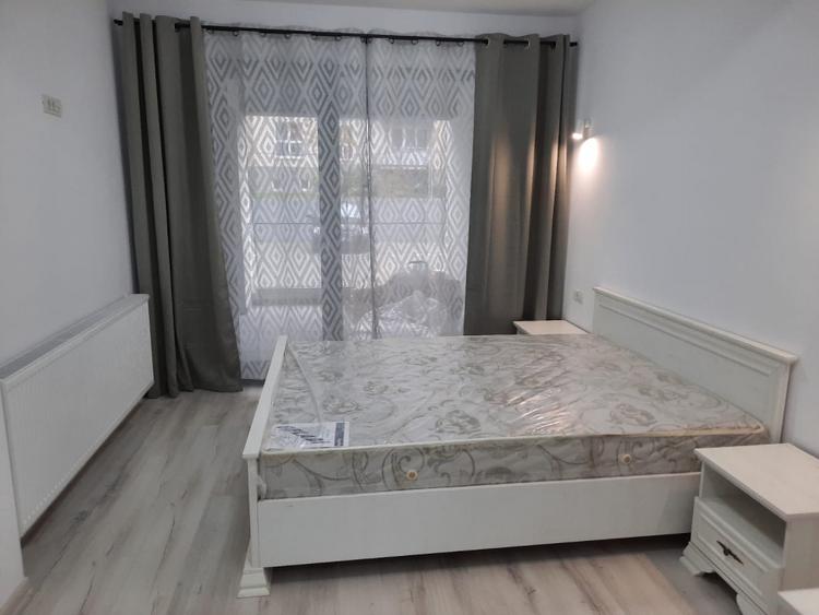 Platinum Residence, zona Mall Coresi, apartament cu doua camere de inchiriat