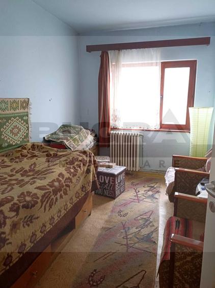 Apartament cu 3 camere, 64 mp,decomandat, etaj intermediar, zona Flora