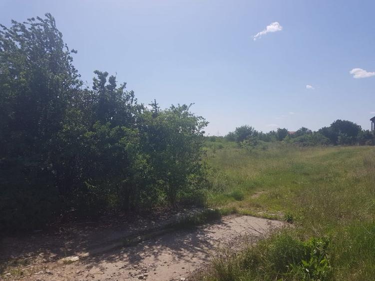 Teren intravilan, str.Lunca Bisericii, in suprafata de 2500 mp/ d = 24 m.