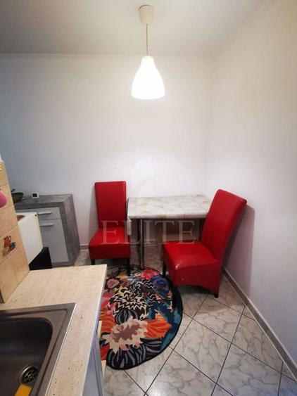 Apartament o camera în zona CALEA FLORESTI