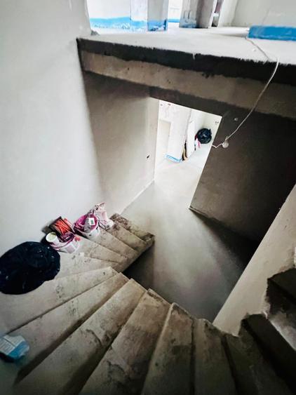 Duplex despartit prin camera tehnica 3 camere si 2 bai - Mosnita Noua