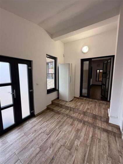 Casa mobilata Panouri Fotovoltaice Garaj Beci Valea Ursului