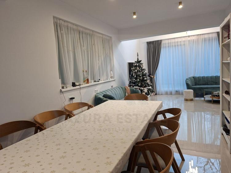 Casa moderna cu 6 camere terase 50 mp si curte in Parcul Sub Arini