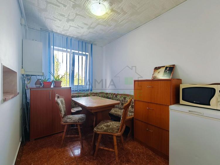 Apartament 3 camere, Cartierul Florilor, Boxă și parcare