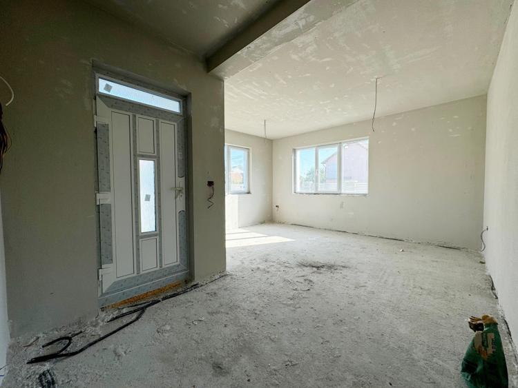 Duplex 4 camere, 110 mp utili, 200mp teren - Giroc