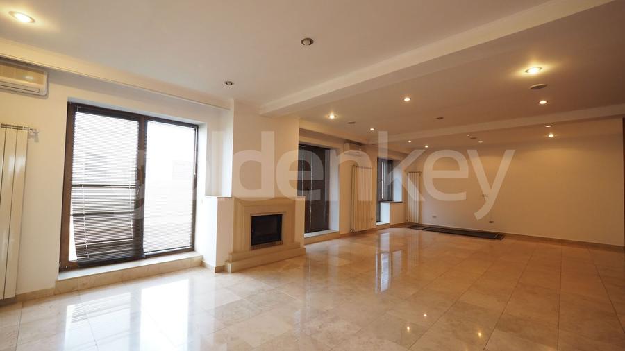 Penthouse generos cu 6 camere, 4 bai | 204mp terasa | 2 garaje
