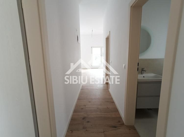 Apartament luminos, ideal locuință sau birou ,parter, 2 locuri parcare