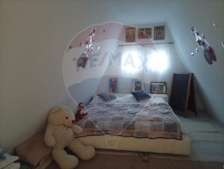 Casă / Vilă cu 6 camere de vânzare