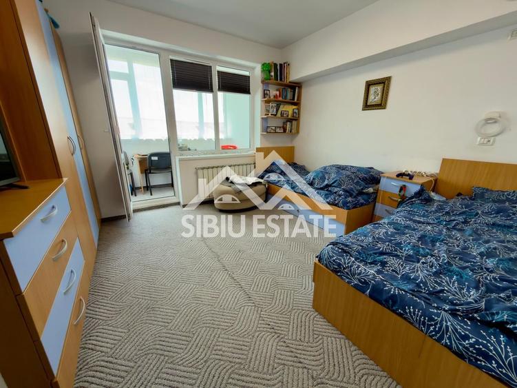 Apartament 75 mp. 3 camere 3 balcoane decomandat in Sibiu- Terezian