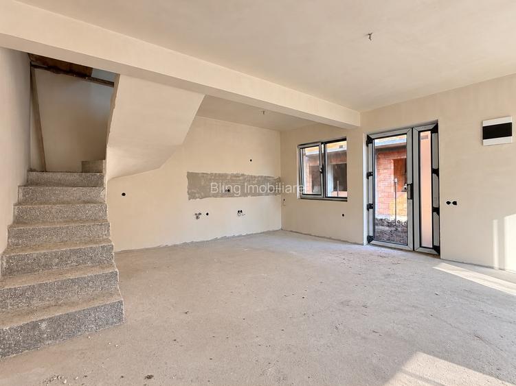 QUADRUPLEX semifinisat 3 camere, dispus pe 2 nivele, 80 mp utili, 150 mp curte - 5