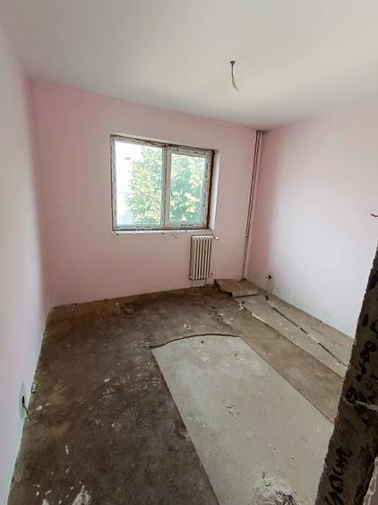 Apartament 2 semi, etajul 3 din 4, zona Tic Tac