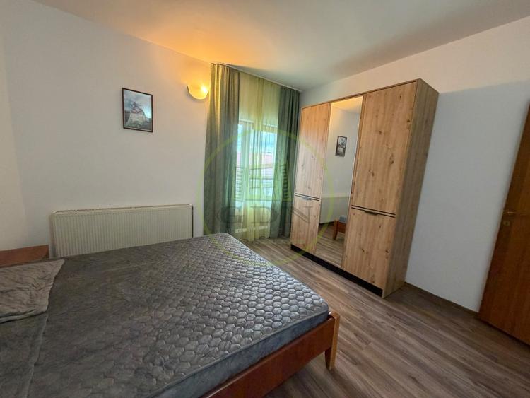 Apartament 4 camere de închiriat – Strada De Mijloc, Centrul Istoric