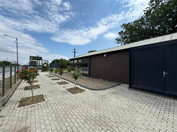Spatiu Comercial 210 mp ,667 mp teren pe E 85 - Calea Moldovei -
