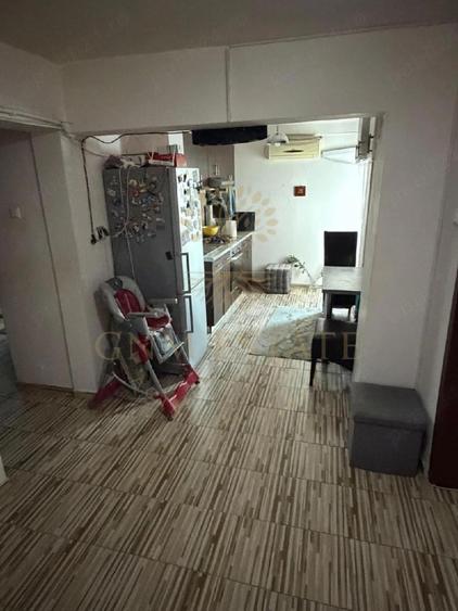 3 Camere Decomandat Et.8/8 Metrou Crangasi