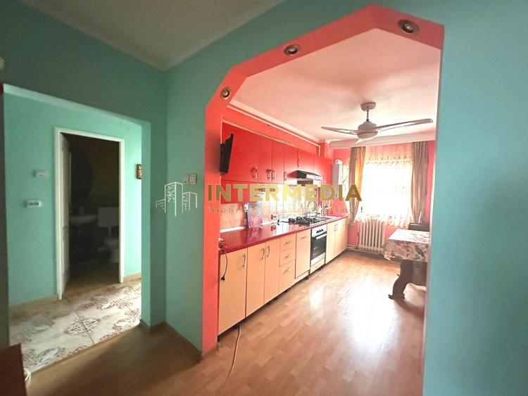 Vanzare Apartament 4 camere Deco CETATE Mercur 2 bai 90 mp cu balcon si pod