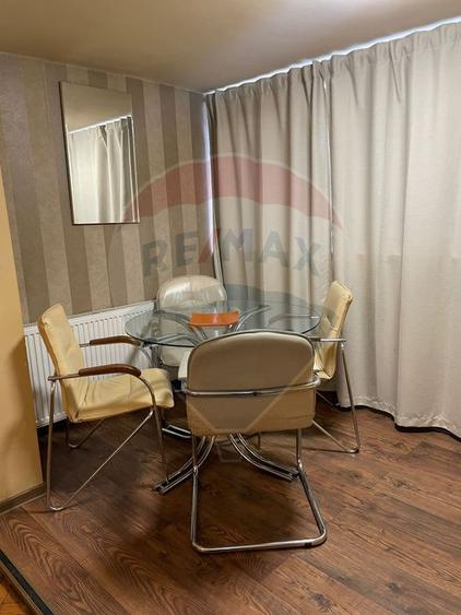 Garsonieră spațioasă - Piața Romană, vedere spre ASE, disponibila acum