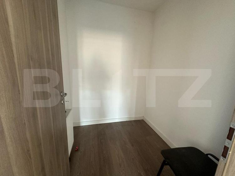 Spatiu comercial de vanzare 66 mp, etajul 2, zona Cetate