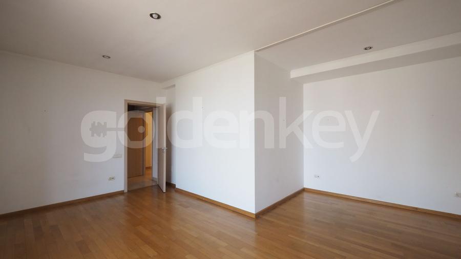 Penthouse generos cu 6 camere, 4 bai | 204mp terasa | 2 garaje