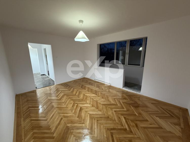 3 camere 68 mp 8 min metrou Titan bloc reabilitat parc 3 min