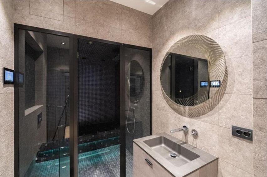 Penthouse spectaculos, lake view