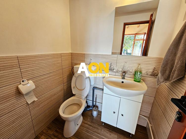 Casa renovata, 4 camere, 2 terase, mobilata, utilata, 568 mp teren