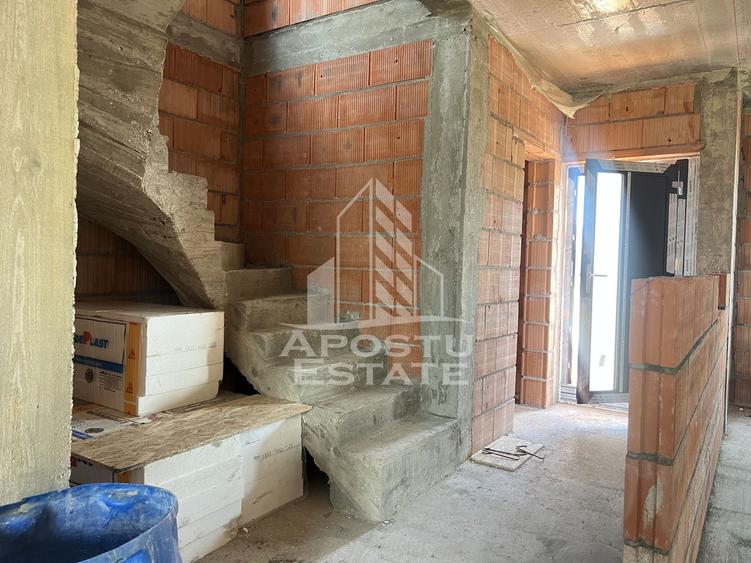 Duplex P+E, despartire prin camera tehnica, 4 camere, in Sanandrei