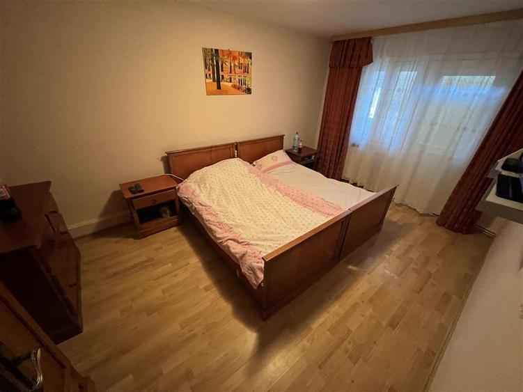 Apartament 4 camere, 100 mp, etaj 3, zona Longinescu