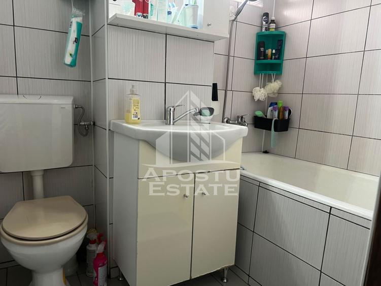 Apartament cu 2 camere de vanzare, cu boxa zona Cetatii, in Timisoara