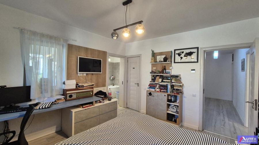 Casa Central Magurele pe Parter - 4 camere, 4 bai si teren de 580 mp