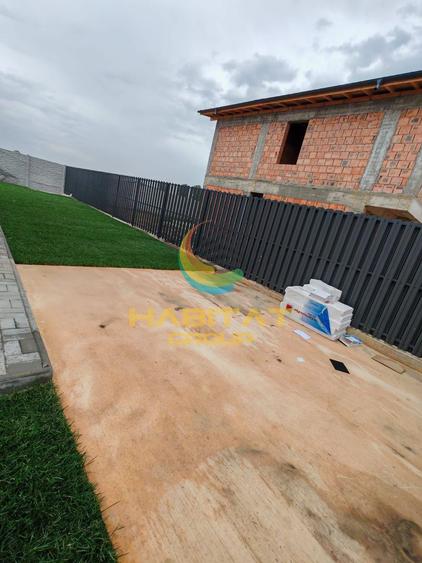 Casa P+1+pod- 4 camere- panouri, curte amenajata, canalizare, apa curenta