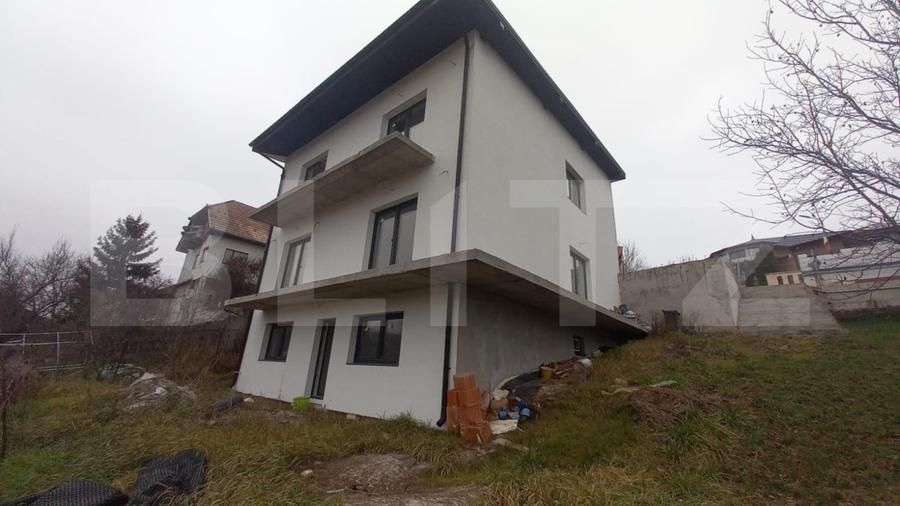 Oportunitate ! Casa individuala 240 mp utili , panorama, zona centrala Baciu !